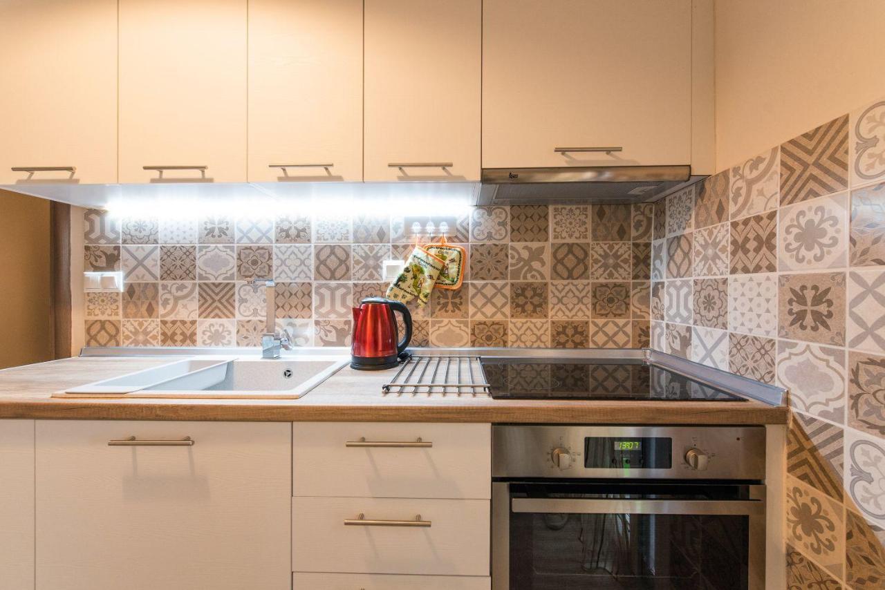 Apricot By Halu! Cozy Apt Next To Agia Sophia Metro Station Thessalonique Extérieur photo