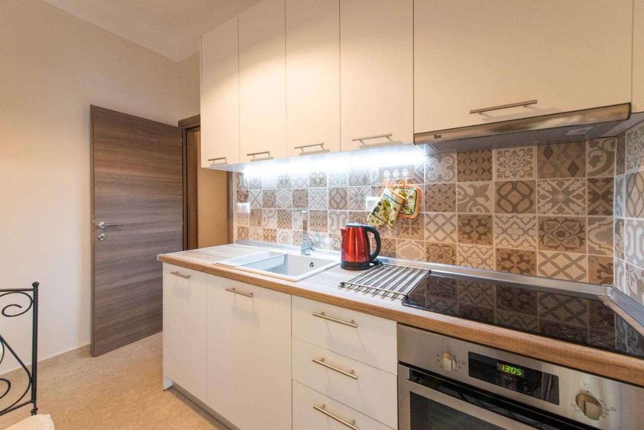 Apricot By Halu! Cozy Apt Next To Agia Sophia Metro Station Thessalonique Extérieur photo